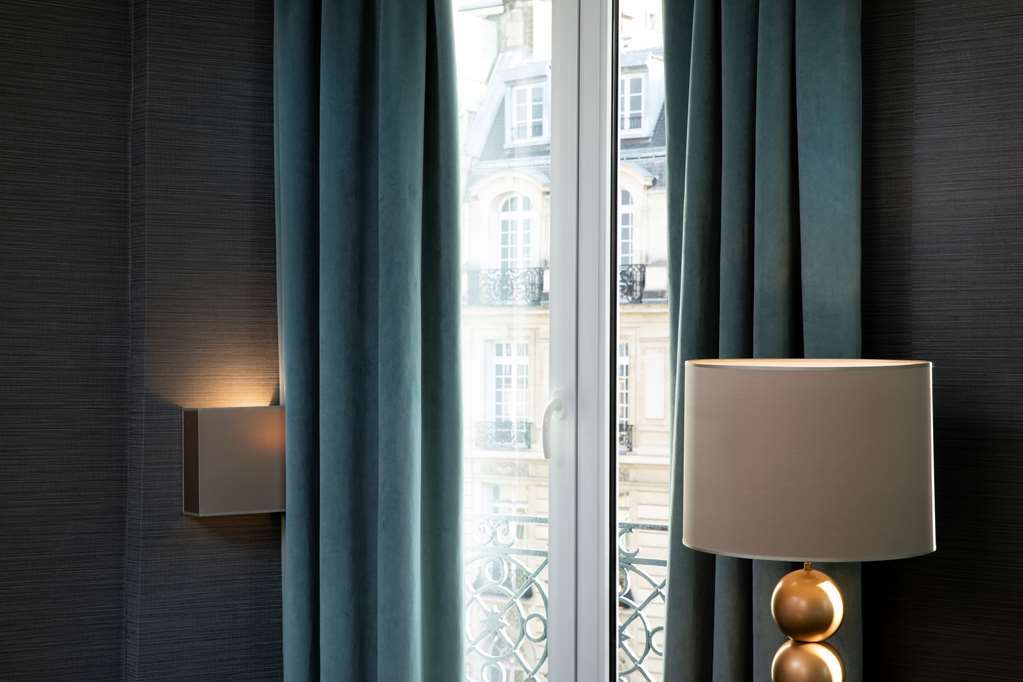 Hotel Plaza Etoile Párizs Szoba fotó